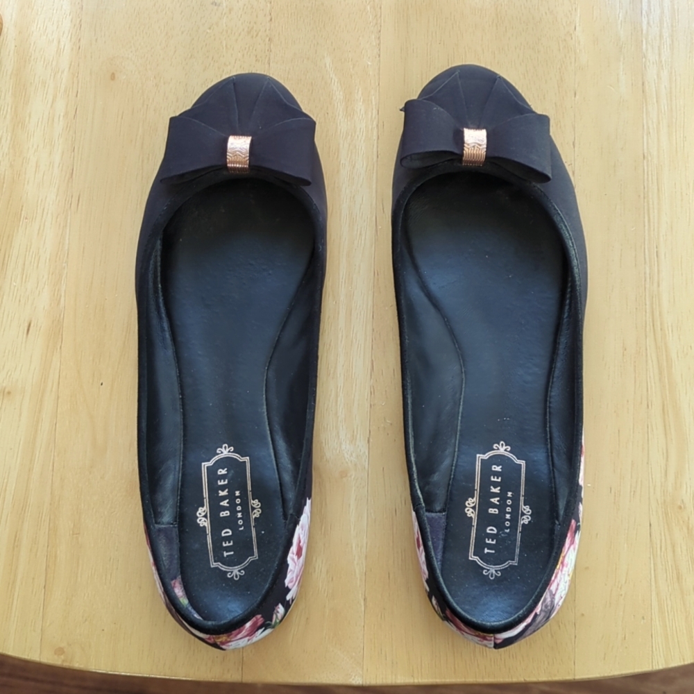 Ted Baker black floral ballet flats with bow, size 9